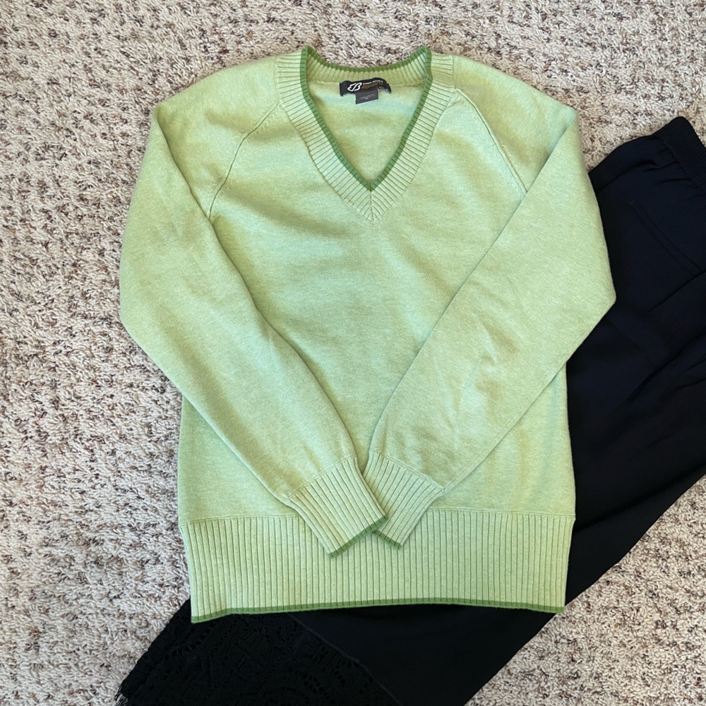 EDDIE BAUER SPORT green sweater